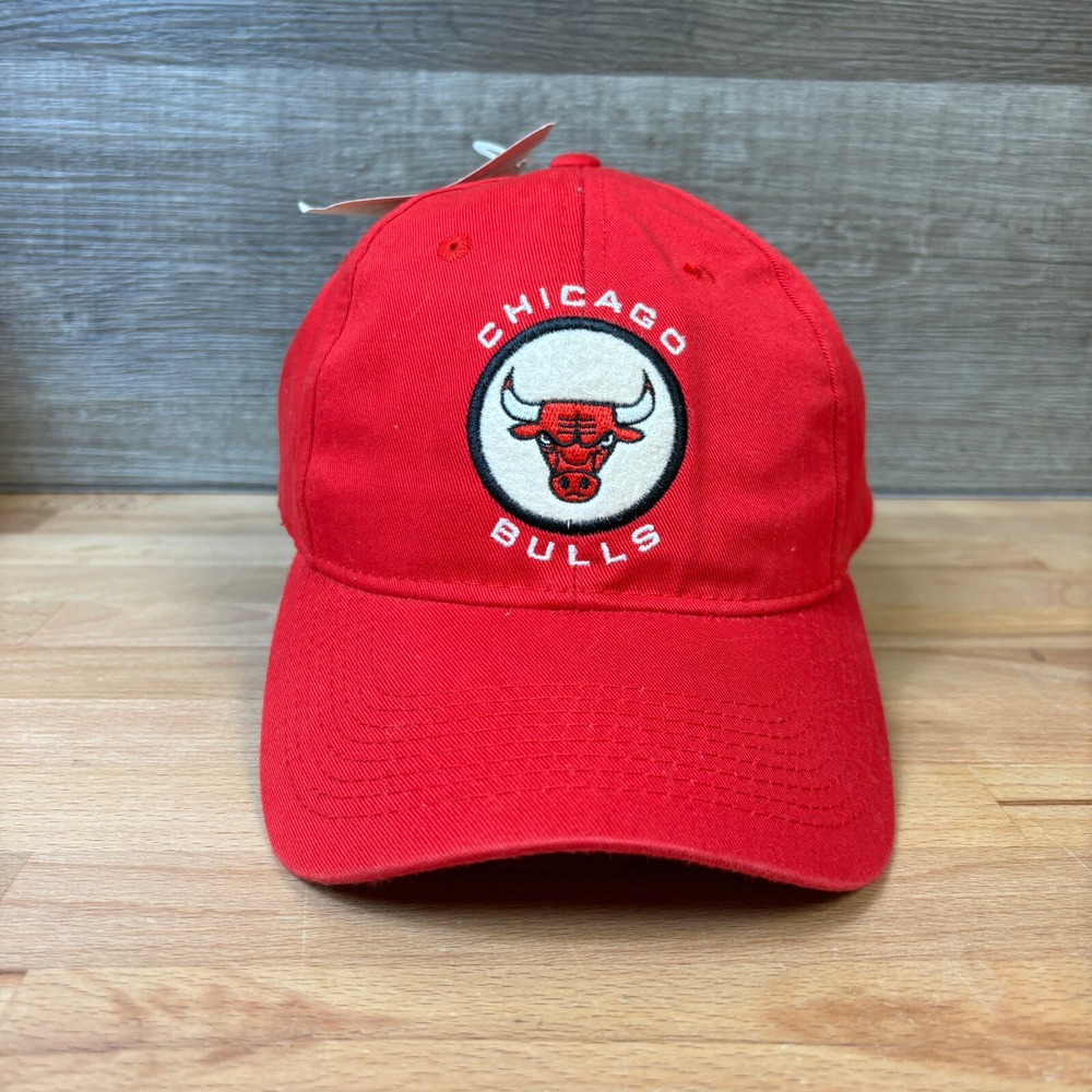 Vintage Chicago Bulls Hat Cap Strap Back Red NBA Basketball Drew Pearson NWT